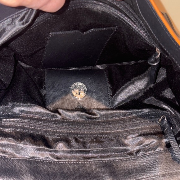 DKNY  vintage  shoulder bag  large leather  black/brown. Silvertone HW. Excellen - Picture 3 of 17